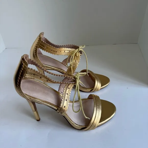Pour La Victoire Shanna Gold Leather Dress Open Toe Heels Size 8.5