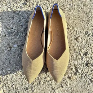 Rothy’s The Point Toe Ballet Flat Slip On Shoes Camel Shade Size 10