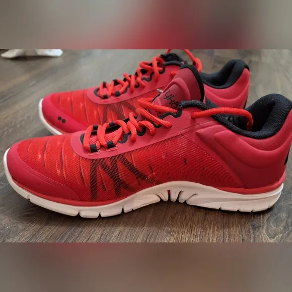 RYKA RED WOMEN'S TENNIS SHOES, ORTHOLITE. 8.5 M  NWT