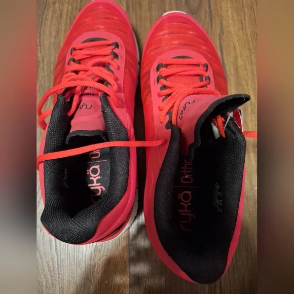 RYKA RED WOMEN'S TENNIS SHOES, ORTHOLITE. 8.5 M  NWT