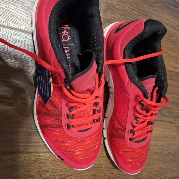 RYKA RED WOMEN'S TENNIS SHOES, ORTHOLITE. 8.5 M  NWT