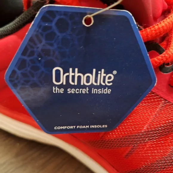 RYKA RED WOMEN'S TENNIS SHOES, ORTHOLITE. 8.5 M  NWT