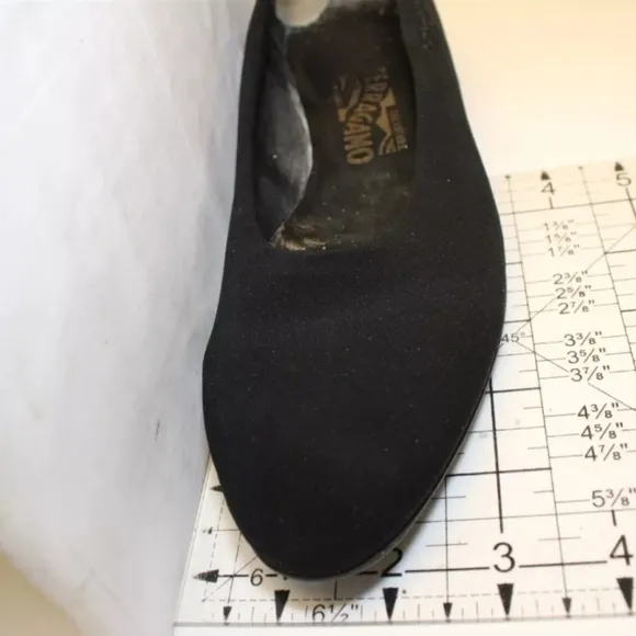 Salvatore Ferragamo Italy Made Womens 8 Black Suede Ballet Flats Shoes