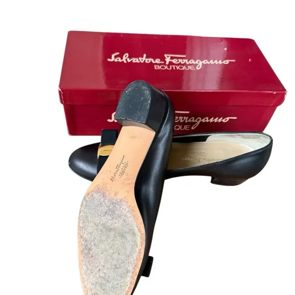 SALVATORE FERRAGAMO Lillaz Leather Ballet Pump 8 1/2 Bow Shoes Black