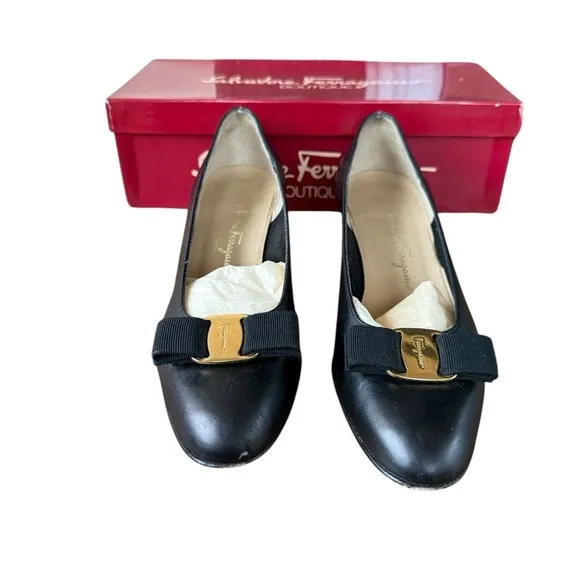 SALVATORE FERRAGAMO Lillaz Leather Ballet Pump 8 1/2 Bow Shoes Black