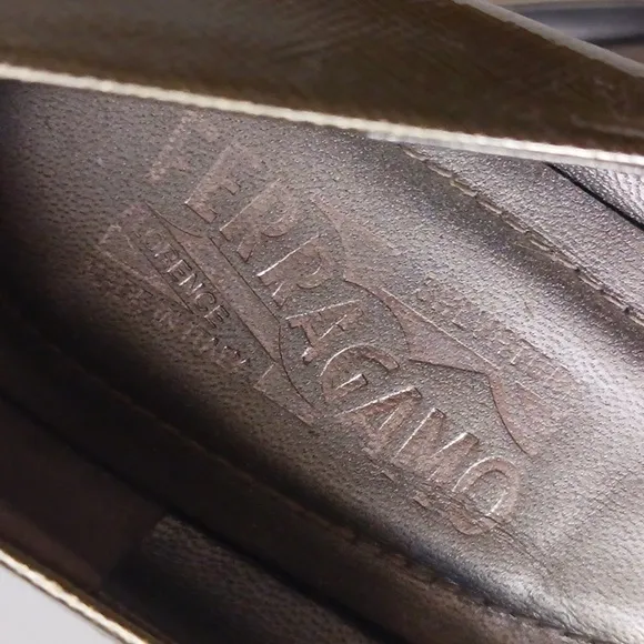 Salvatore Ferragamo Vara Balket Shies Size 7
