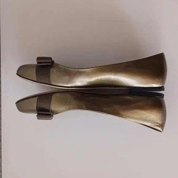 Salvatore Ferragamo Vara Balket Shies Size 7