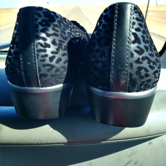 SAS Bliss Black Leopard Print Tripad Slip On  Shoes NWOT