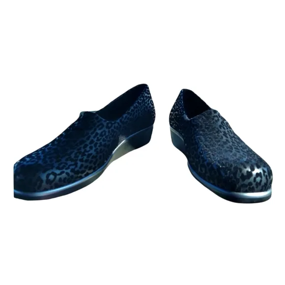 SAS Bliss Black Leopard Print Tripad Slip On  Shoes NWOT
