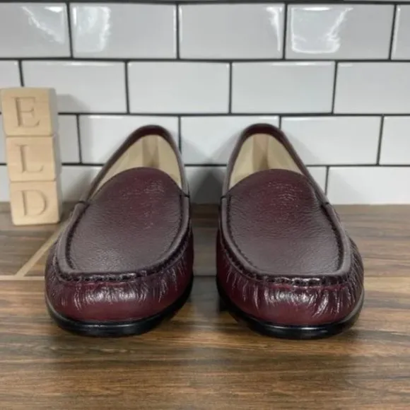 SAS Simplify Womens Size 9.5 Narrow Shoes Antique Wine Leather Comfort Loafer