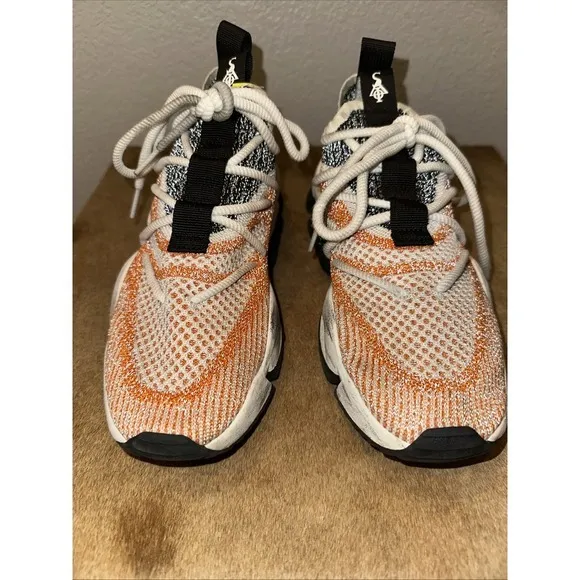 SIA‎ Collective Smoking Vultures 420 Sneakers Size 6. Great Condition