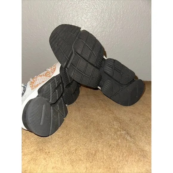 SIA‎ Collective Smoking Vultures 420 Sneakers Size 6. Great Condition