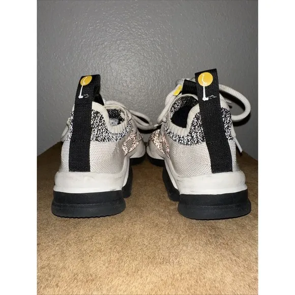 SIA‎ Collective Smoking Vultures 420 Sneakers Size 6. Great Condition