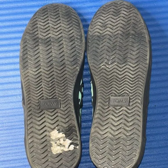 Size 11.5- Men’s Alien Toms Vegan Slip On Glow In The Dark Sneakers Shoes NEW