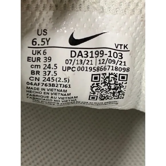 Size 6.5y / 8 W Nike Air Max 2021 Athletic Running Shoes DA3199-103