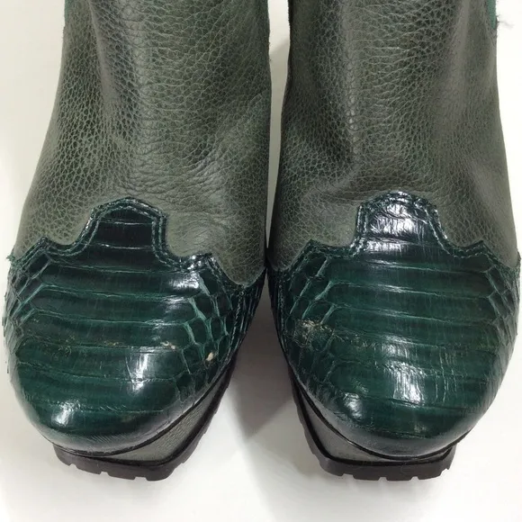 Size 9 Knee High Donald Pliner Rune Leather/Suede Boots with Heel Green