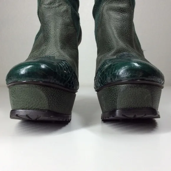 Size 9 Knee High Donald Pliner Rune Leather/Suede Boots with Heel Green