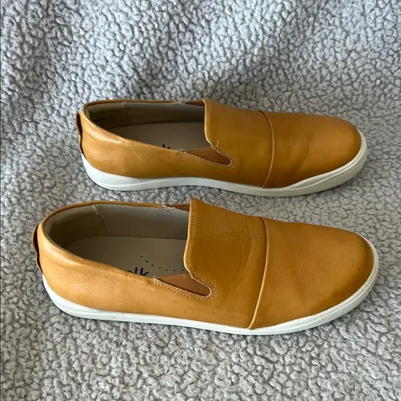 SoftWalkAlexandria Tan Slip-On Shoes