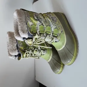 SOREL | Rare print snow boots pistachio green sz 9