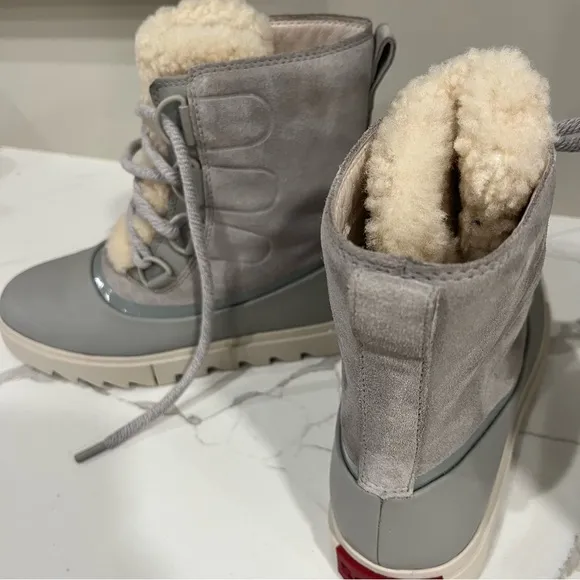 Sorrel Joan of arctic boot fashionable and functional waterproof gray boot s/8