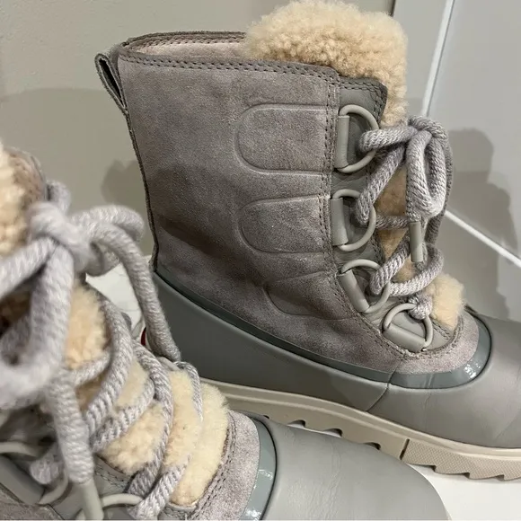 Sorrel Joan of arctic boot fashionable and functional waterproof gray boot s/8
