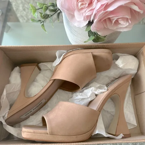 Steve Madden camel LIPA heels ✨