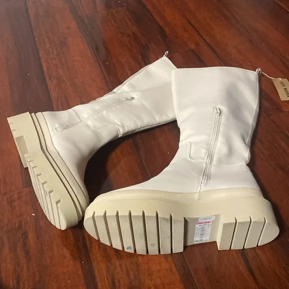 Steve Madden Knee-high Cream Colored Boots. Woman’s Size 10M