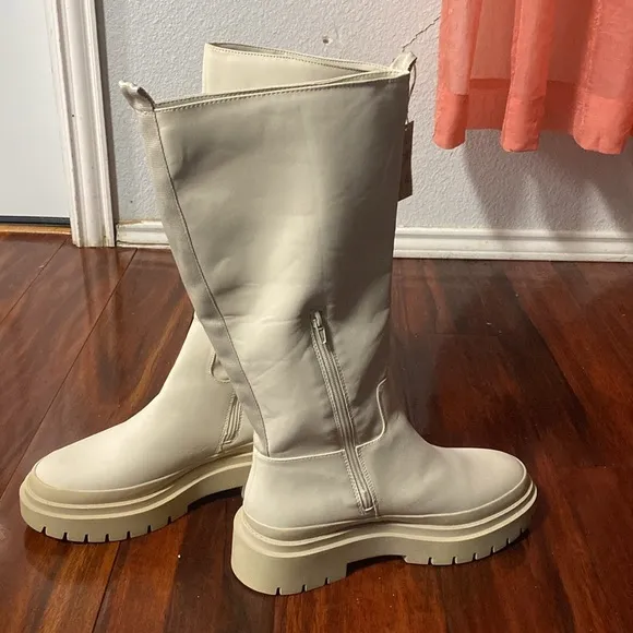 Steve Madden Knee-high Cream Colored Boots. Woman’s Size 10M