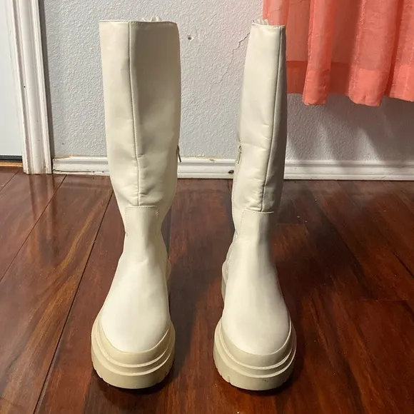 Steve Madden Knee-high Cream Colored Boots. Woman’s Size 10M