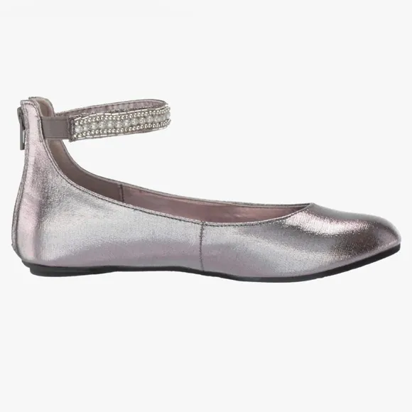 Steve Madden Pewter Jziler Adorned Ankle Strap Ballet Flat, Little Girls Size 3.