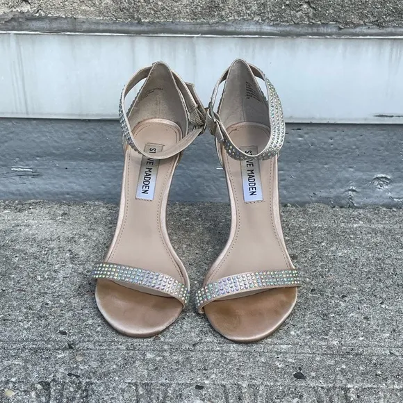 Steve Madden Realov-R Champagne Rhinestone Sandals Size 5.5M