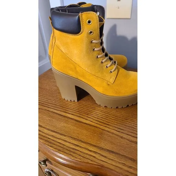 Steve Madden Tindra‎ Tan Suede Leather Platform size 8