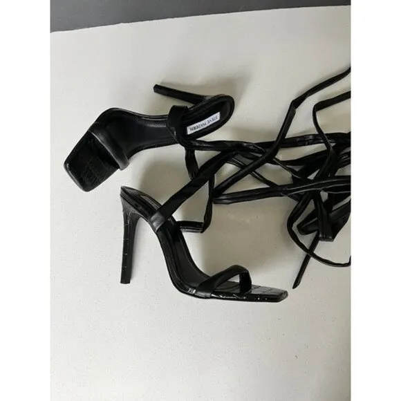 STEVE MADDEN utilized lace up black heels size 8.5