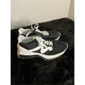 Steve Madden  campo black white athletic tennis shoes 6