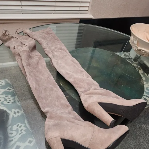 Stuart Weitzman Highland Stretch-Suede Over-The-Knee Londra Boots Taupe …