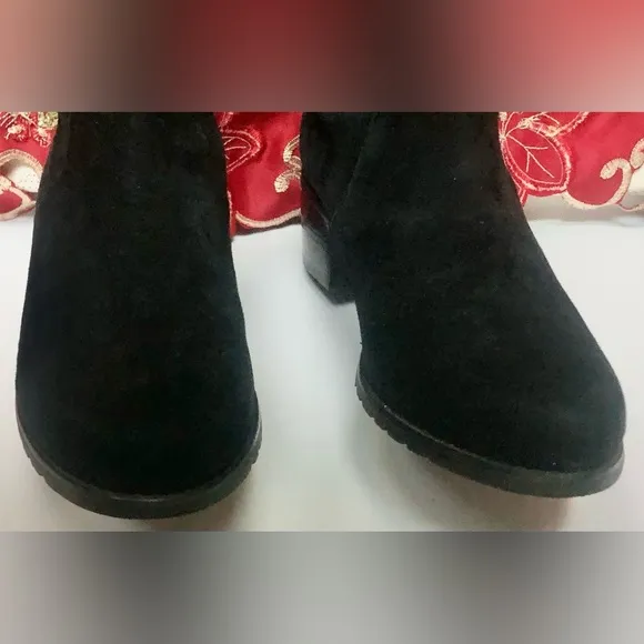 Stuart Weitzman Midland Suede over the knee boot black color EU size 38 = US 7.5