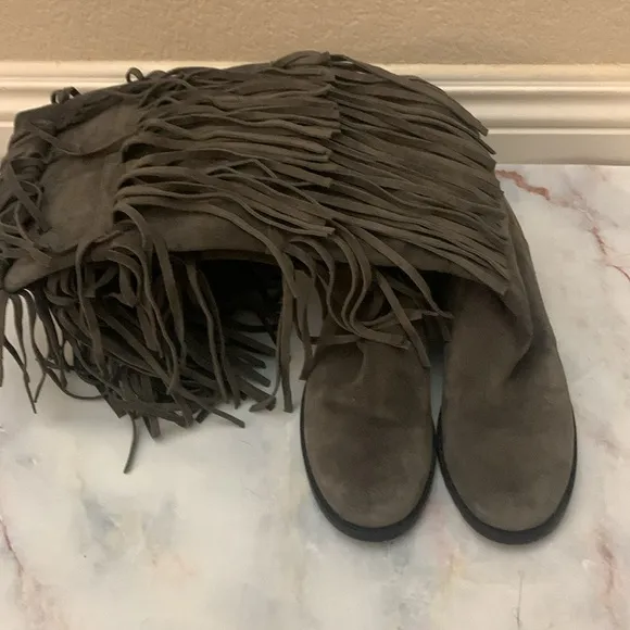 Stuart weitzman zippered knee high boots suede swinglow fringe boots size 6M