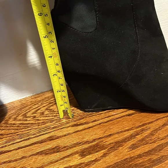 STYLE by Charles by Charles David womens boots size 6 1/2