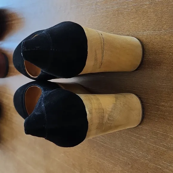 TENOVERSIX UNIQUE WOODEN VELVET SHOES