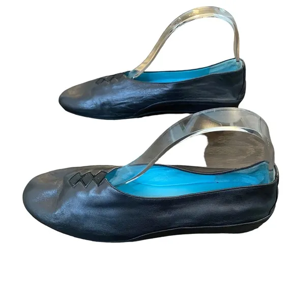 Thierry Rabotin Grace Taff Black Suede Leather Ballet Flats Shoes Size 40