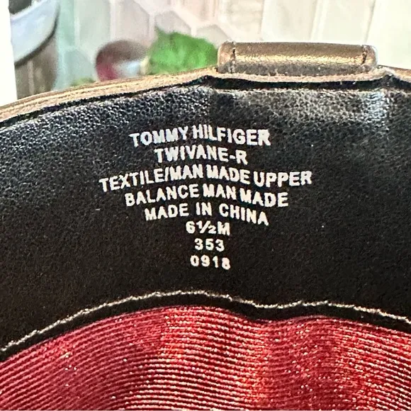 TOMMY HILFIGER Ivane Black Leather Boots with Sliver Monogram, EUC