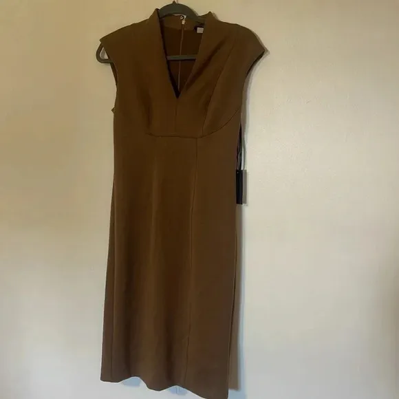 Tommy Hilfiger Women's Sheath Scuba Sleeveless V-Neck Dress NWT size 2