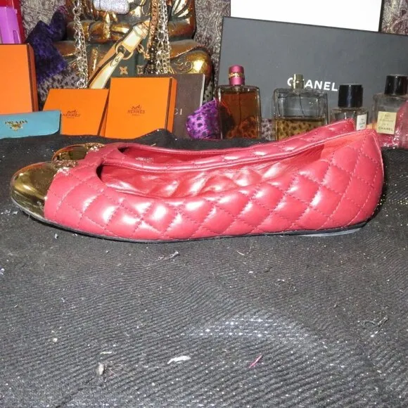 Tory Burch Kaitlin Sangria Red Quilted Leather Ballet Flats Gold Cap Toes size 9