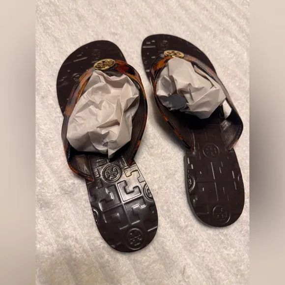 Tory Burch Leopard Print Thora Thong Leather Sandals. Size 8