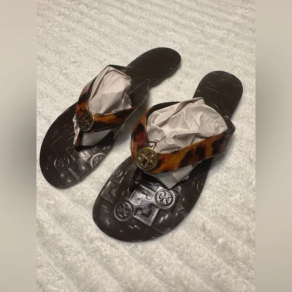 Tory Burch Leopard Print Thora Thong Leather Sandals. Size 8