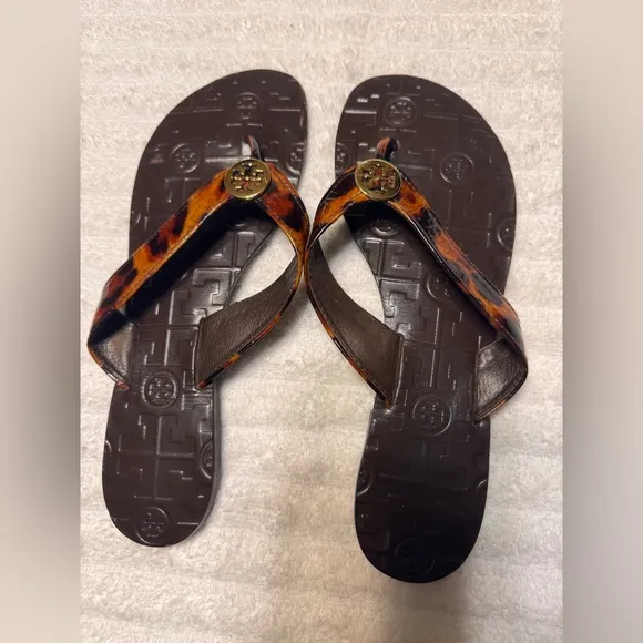 Tory Burch Leopard Print Thora Thong Leather Sandals. Size 8