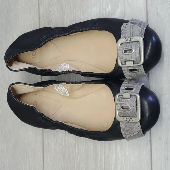 UGG &quot;Like New&quot; Women Leather Buckle ToeComfort Loafer Ballet shoes sz 7