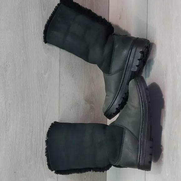 Ugg Australia Women Comfort 5303 Leather boots sheepskin shoes sz 5