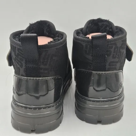 UGG NEUMEL CLEAR BLACK SUEDE SHEEPSKIN  lined ankle chukka Booties size 10