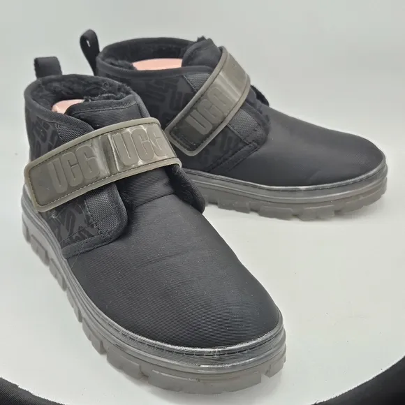 UGG NEUMEL CLEAR BLACK SUEDE SHEEPSKIN  lined ankle chukka Booties size 10